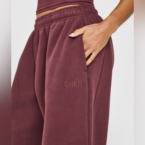 Oner active FOUNDATIONS OVERSIZED CUFFED JOGGERS WITH ONER EMBROIDERY - Picture 2 of 5